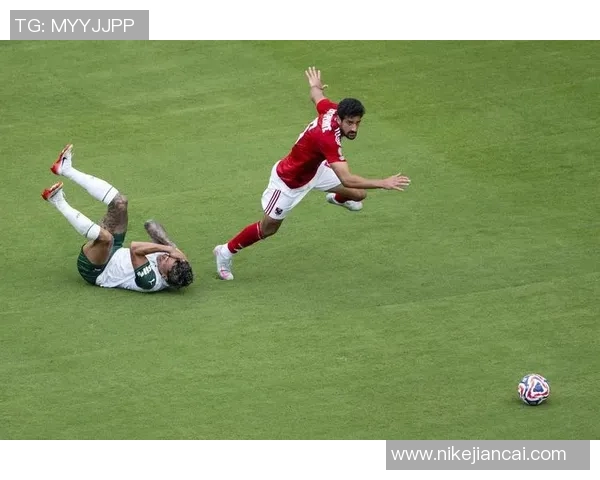 足球明星日常趣事大揭秘搞笑瞬间让你捧腹大笑的精彩合集