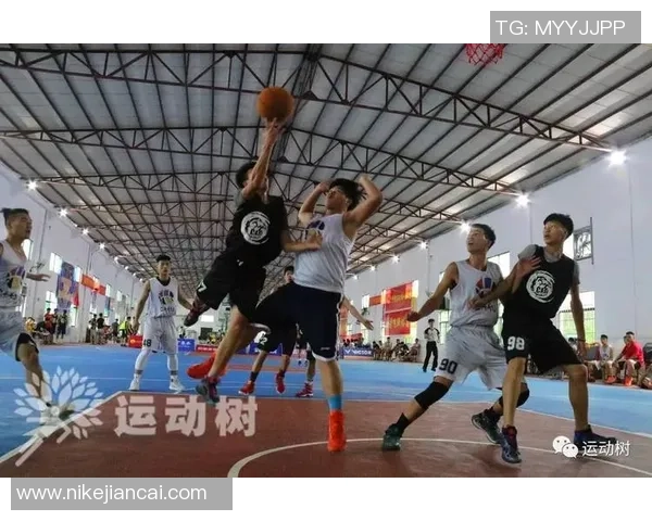 武汉篮球队在杯赛积分榜上以99分稳居第一名展现强劲实力